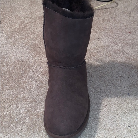 UGGs - Picture 3 of 4